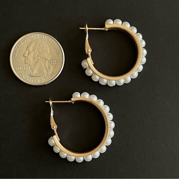 Gold Pearl Hoop Fashion Earrings - NWT - Picture 4 of 10